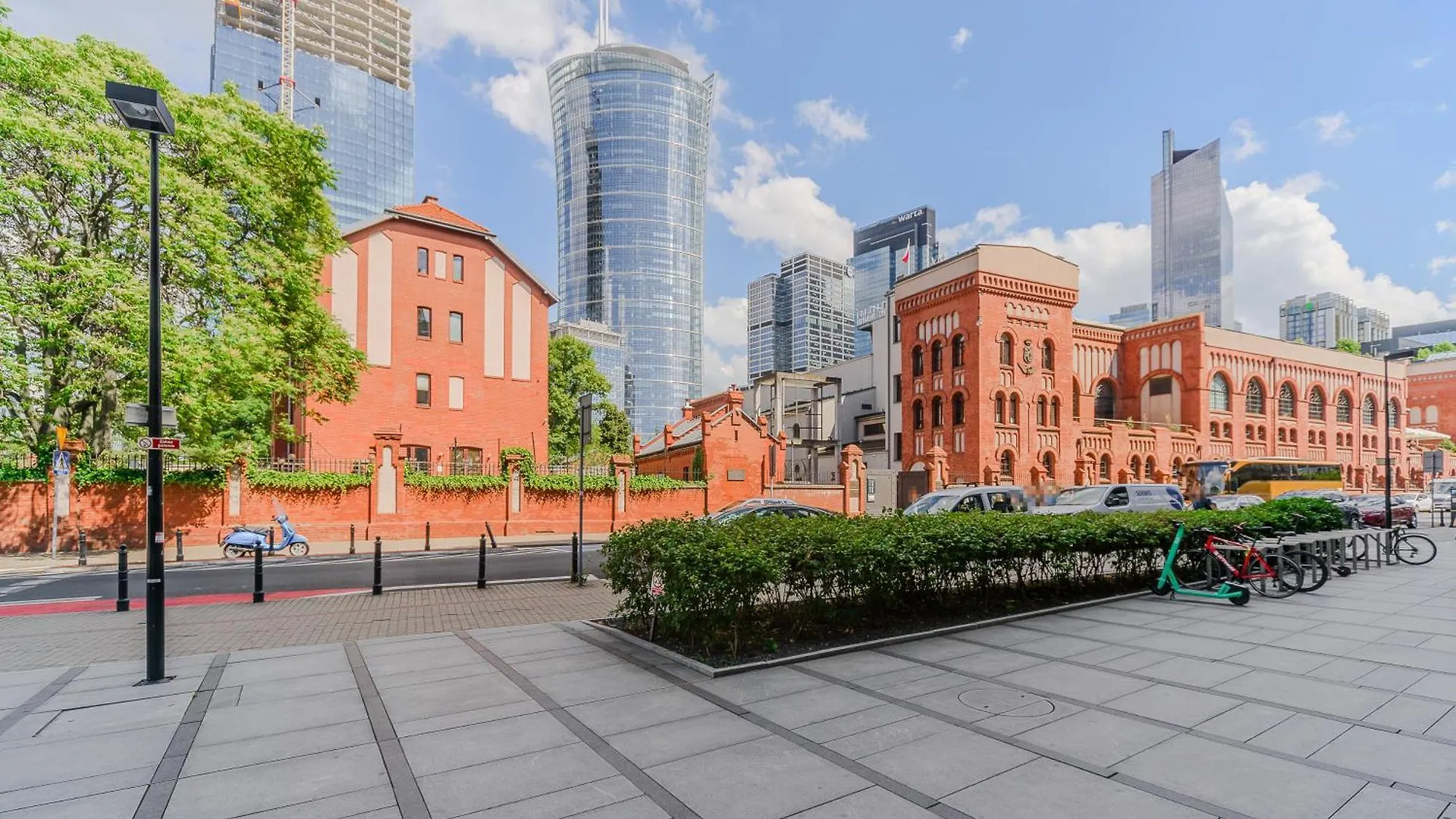 Premium Apartments With Free Parking Near Muzeum Powstania Warschau