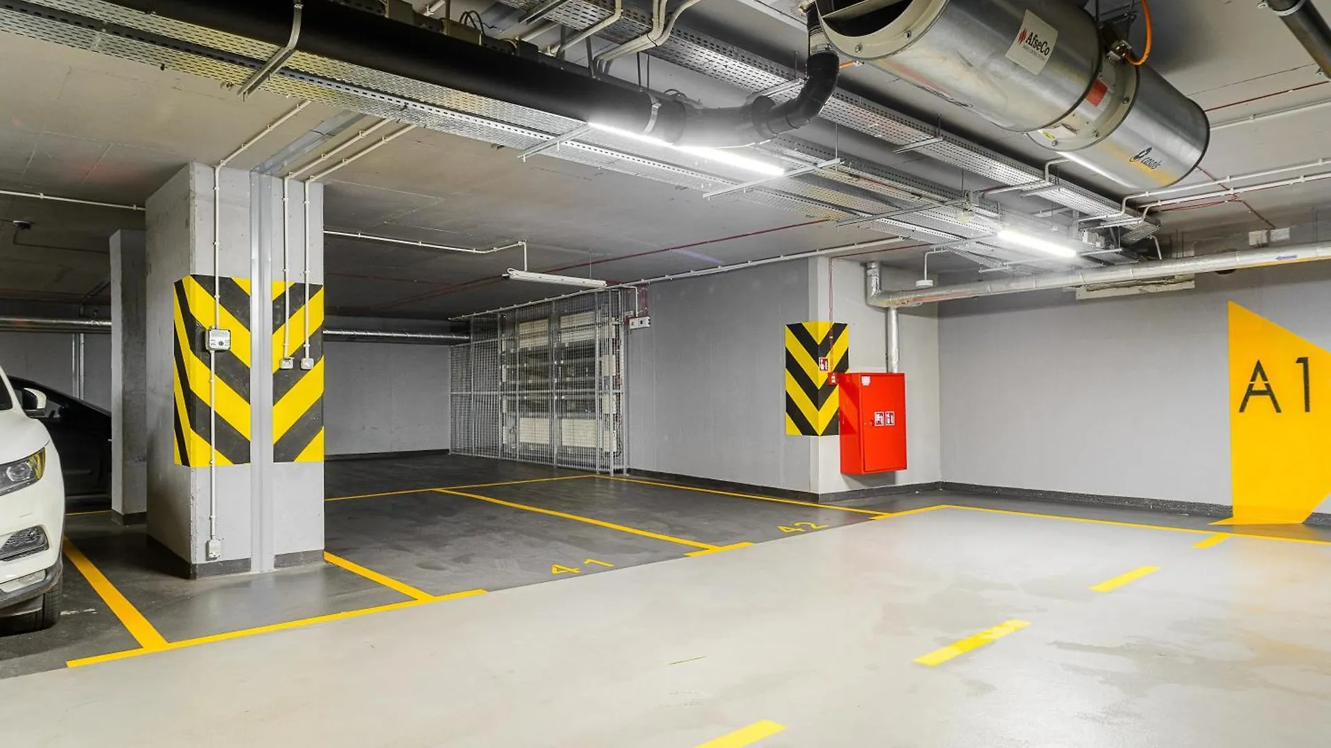 Premium Apartments With Free Parking Near Muzeum Powstania Warschau Polen